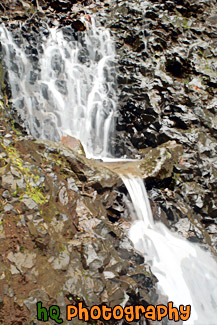 Small Waterfall on Rock Wall painting