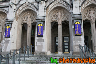 Outside of the University of Washington Library