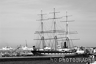 San Francisco Balclutha Boat black and white picture