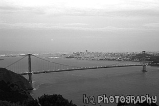 Golden Gate Bridge as Night Approaches black and white picture