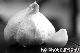 Garlic & Clove Close Up black and white picture