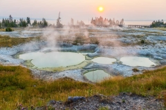 West-Thumb-Geyser-Basin-at-Yellowstone-National-Park-4